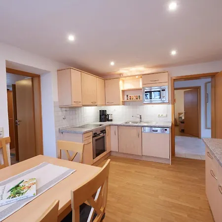Romana Mit 3 Schlafzimmern Im Appartement Bayerisch Gmain